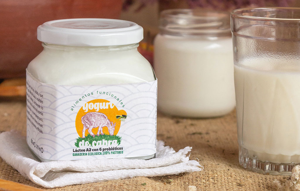 ¿Por qué tomar yogur de leche de cabra?