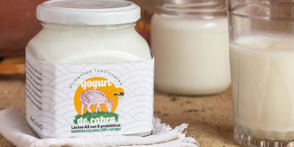 Por que tomar yogur de leche de cabra